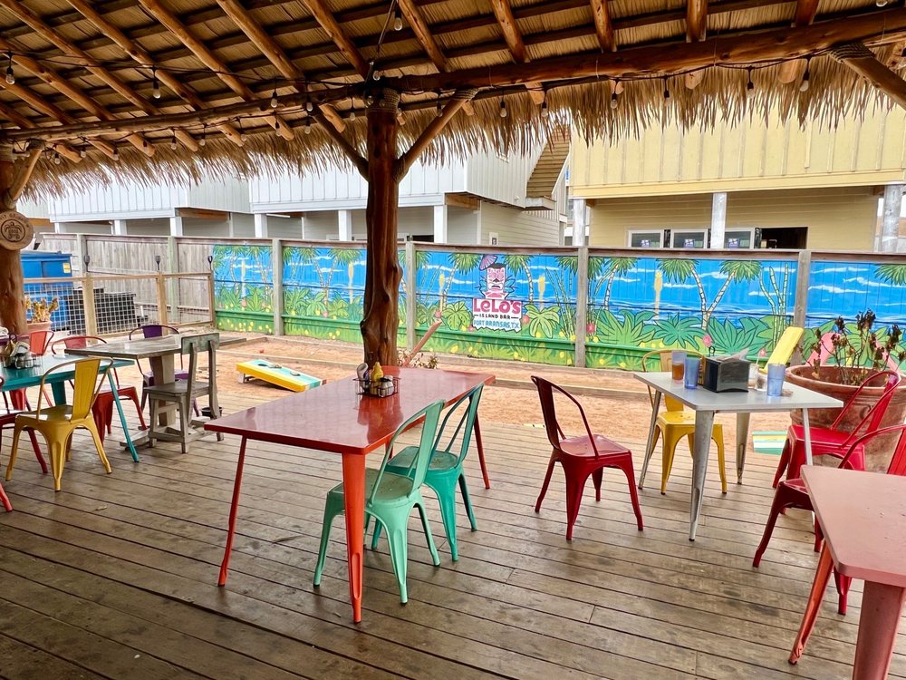 Lelo's Island Bar