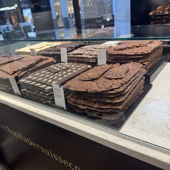 Läderach chocolatier suisse - Chocolatiers & Shops Near Me - Boca Raton, Florida
