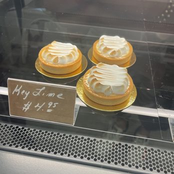 Ficelle Bakery - Key lime pie - Bakeries Near Me - Miami, Florida