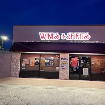 Boutique Wines, Spirits and Ciders - Store Front - Beer, Wine & Spirits Near Me - Fishkill, New York Boutique Wines, Spirits and Ciders - Store Front - Beer, Wine & Spirits Near Me - Fishkill, New York