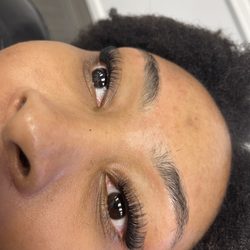 Annie's Eyebrow - Lashes