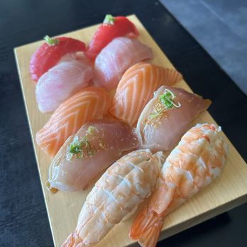 Sushi Kinoya - 10pc sushi lunch combo - Sushi Bars Near Me - Long Beach, California Sushi Kinoya - 10pc sushi lunch combo - Sushi Bars Near Me - Long Beach, California