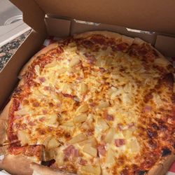 Ticheli's Italian Pizza - The not so Italian Hawaiian