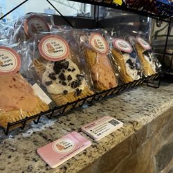 The Little Piglet Bakery & Scoops