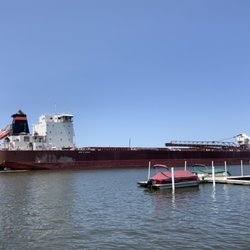 Cargo shop going by