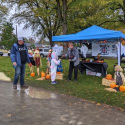 Bob's Lil Car Hospital - Mike from Bob's Lil Car Hospital Auto Repair handing out candy at a community trick or treat event. Thank you Mike & Kristi!