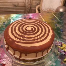 Salted caramel tres leche cake - 10"