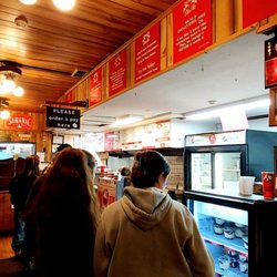 Doug's Fish Fry - Inside