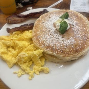 Denica's Real Food Kitchen - Little bit of This and That - Breakfast & Brunch Near Me - Castro Valley, California