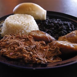Zaguan Express Latin Cafe & Bakery - Pabellon / Ropa Vieja - Shredded beef or chopped chicken breast served with rice, beans, and sweet plantains