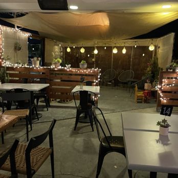 Maple Street Eatery - Outdoor seating - Bars Near Me - Livermore, California