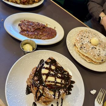 Ollie's Diner - Breakfast & Brunch Near Me - Cumberland, Rhode Island