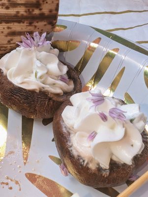 Tuscan Hen Market by null