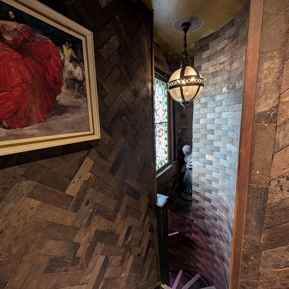 The Old Queens Head - Pubs Near Me - London, XGL