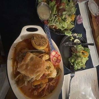 Faria - Fishermen's Stew and House salad - Portuguese Near Me - Kailua, Hawaii
