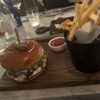 King Brasserie - Burger - Seafood Near Me - New Orleans, Louisiana
