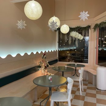 Sugar Ghost Ice Cream and Bubble Tea - Winter decor & seating - Ice Cream & Frozen Yogurt Near Me - Memphis, Tennessee Sugar Ghost Ice Cream and Bubble Tea - Winter decor & seating - Ice Cream & Frozen Yogurt Near Me - Memphis, Tennessee