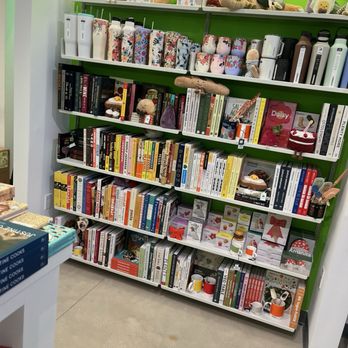 Posman Books - More of the space - Bookstores Near Me - Miami, Florida