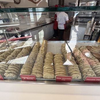 Diddy Riese Cookies - Desserts Near Me - Los Angeles, California