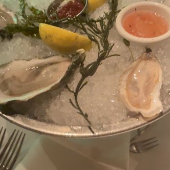 Shaw's Crab House - Oysters - Seafood Near Me - Chicago, Illinois Shaw's Crab House - Oysters - Seafood Near Me - Chicago, Illinois