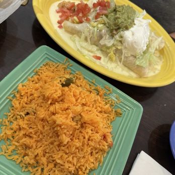 El Mezcal Mexican Restaurant - Side of rice + burrito Mexicano - Beer Bar Near Me - Pooler, Georgia