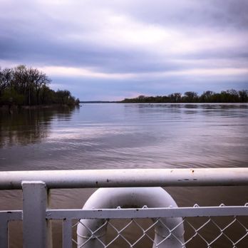 Brussels Free Ferry - Rainy morning on the Mississippi. - Public Transportation Near Me - Grafton, Illinois