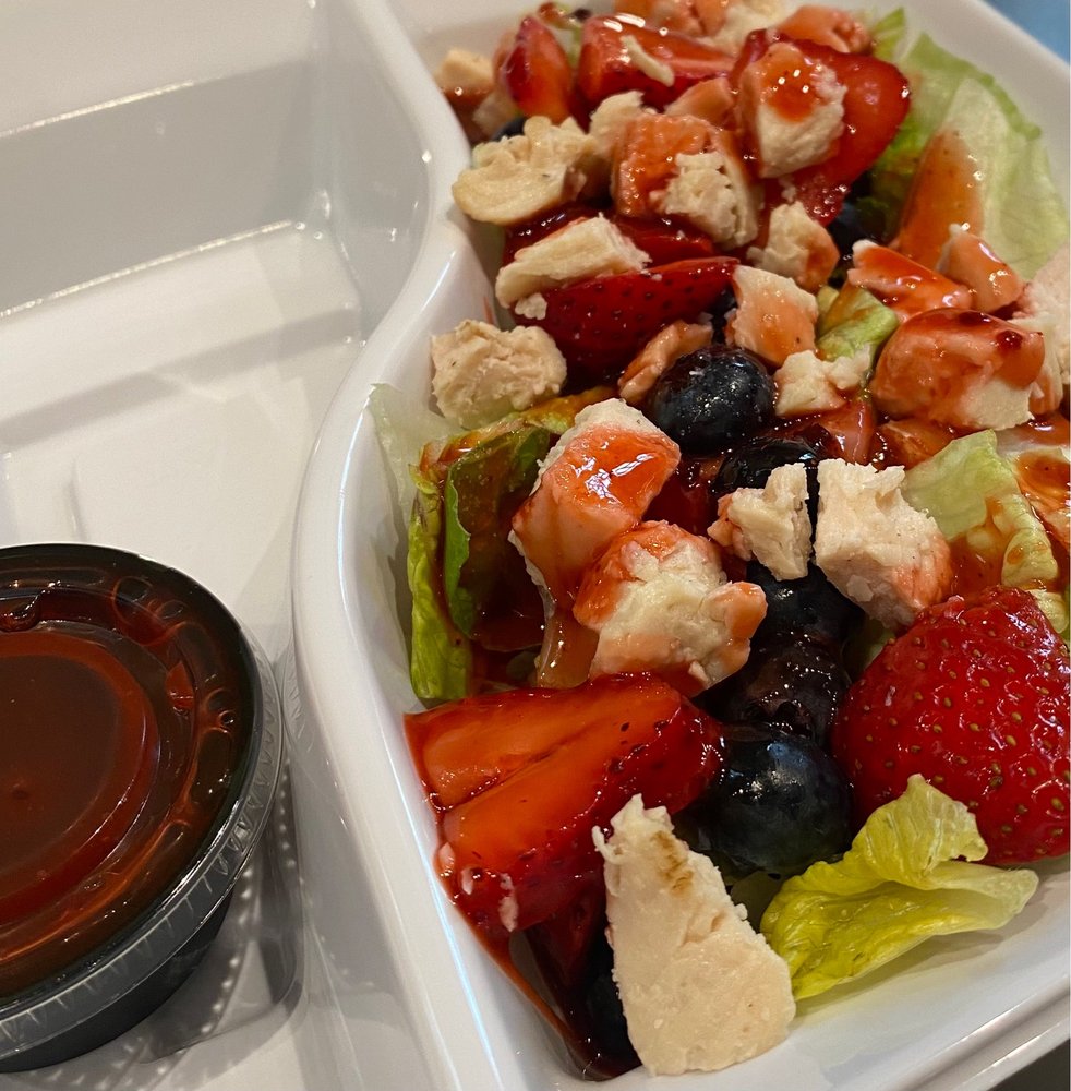 SALADWORKS Updated September 2024 21 Photos & 32 Reviews 110 N