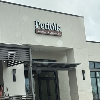 Petfolk Veterinary & Urgent Care - Far North Central - Veterinarians Near Me - San Antonio, Texas