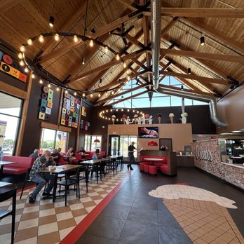 Oscar's Frozen Custard - Oscar's new interior is very open and spacious. - Ice Cream & Frozen Yogurt Near Me - Waukesha, Wisconsin