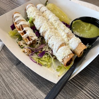 La Bufadora Baja Grill - Mexican Near Me - Montebello, California La Bufadora Baja Grill - Mexican Near Me - Montebello, California