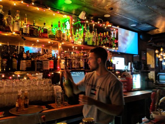 El Furniture Warehouse - Montreal by null