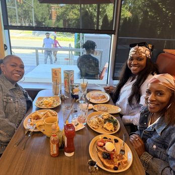 Snooze, an A.M. Eatery - American Near Me - Charlotte, North Carolina Snooze, an A.M. Eatery - American Near Me - Charlotte, North Carolina