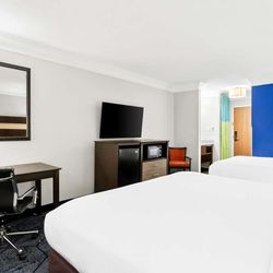 Best Western Slidell Hotel - King and Queen Guestroom
