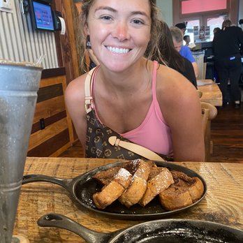 Two Cracked Eggs Cafe - Texas French Toast - Breakfast & Brunch Near Me - Savannah, Georgia
