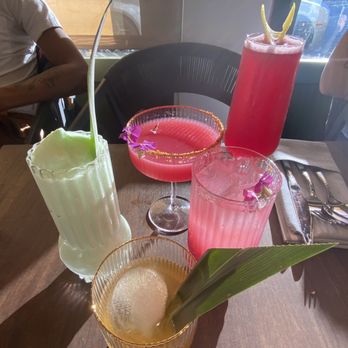 SanDai - Pandan slushie in green, kelapa punch in gold - Indonesian Near Me - Walnut Creek, California SanDai - Pandan slushie in green, kelapa punch in gold - Indonesian Near Me - Walnut Creek, California