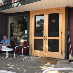Lake Street Market - Adorable but needs sweeping, broom is there...