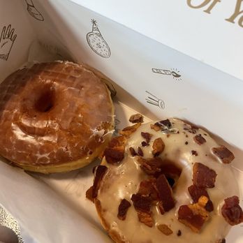 Sidecar Doughnuts & Coffee - Vanilla bean glaze/Maple bacon - Donuts Near Me - Pasadena, California Sidecar Doughnuts & Coffee - Vanilla bean glaze/Maple bacon - Donuts Near Me - Pasadena, California