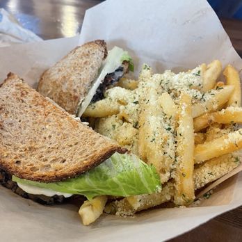 Bore Tide Deli - Bean sandwich with truffle fries 5/5 - Delis Near Me - Girdwood, Alaska Bore Tide Deli - Bean sandwich with truffle fries 5/5 - Delis Near Me - Girdwood, Alaska