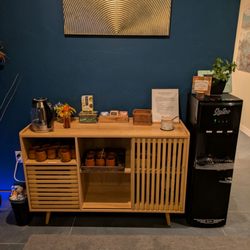 Elite Experience: REJUUV-N Contrast Therapy Retreat - Refreshment area~
