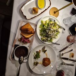 The Hartley - Salad, mousse, crab cakes, focaccia w/oil