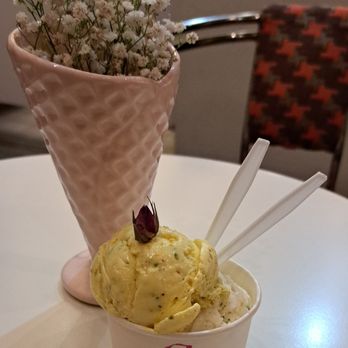 Kinrose Creamery - Saffron pistachio rose and orange flower pistachio - Ice Cream & Frozen Yogurt Near Me - Pasadena, California Kinrose Creamery - Saffron pistachio rose and orange flower pistachio - Ice Cream & Frozen Yogurt Near Me - Pasadena, California