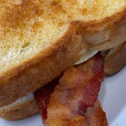 Bacon and fried egg sandwich! Bacon and fried egg sandwich!