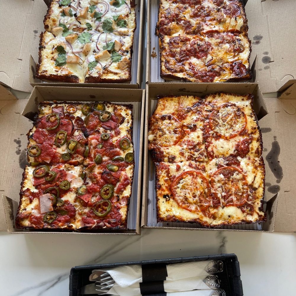 Margherita, biggio, double pepperoni, bbq chicken Margherita, biggio, double pepperoni, bbq chicken