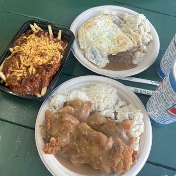 Rainbow Drive-In - BONELESS CHICKEN WITH GRAVY PLATE Loco Moco Plate CHILI FRIES - Hawaiian Near Me - Honolulu, Hawaii