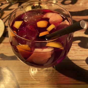 Arrosseria Las Arenas - Sangria de vino - Tapas/Small Plates Near Me - Barcelona, B