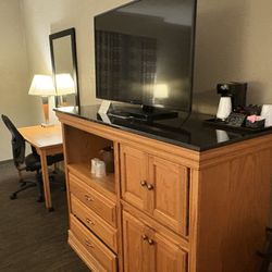 Drury Inn & Suites San Antonio North Stone Oak - More golden oak furniture