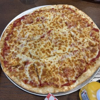 Blackwater Lodge - Cheese pizza, not great - Barbeque Near Me - Davis, West Virginia
