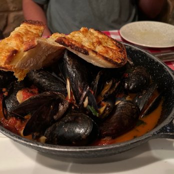 Pazzo Pomodoro - Mussels - Pizza Near Me - Vienna, Virginia Pazzo Pomodoro - Mussels - Pizza Near Me - Vienna, Virginia