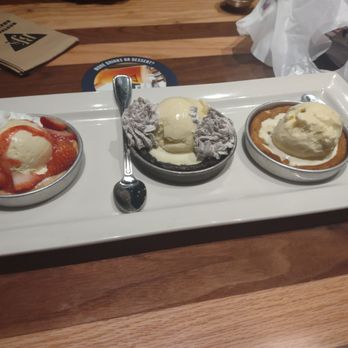 BJ's Restaurant & Brewhouse - Pozooki trio - New American Near Me - Glendale, California