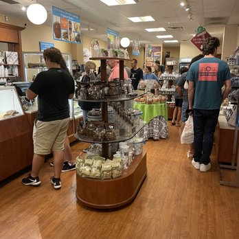 Kilwins Ice Cream - Chocolate - Fudge - The environment - Chocolatiers & Shops Near Me - Newport, Rhode Island